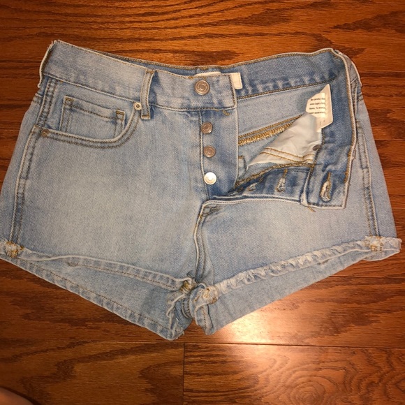 Brandy Melville Jean shorts - Picture 2 of 4